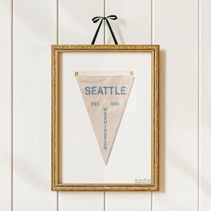 “Seattle Washington” Kunstdruck Wimpel Flagge Digitaler Download PDF Beliebt Trending Blau Stickerei Wanddeko Airbnb