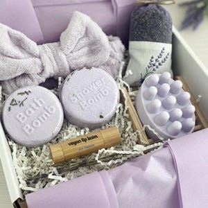 Lavender Bath Gift Set: Bath Bomb, Shower Steamer, Massage Soap, Lip Balm, Sachet