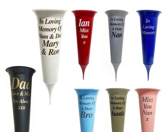 Jarrón conmemorativo personalizado con forma de flauta y forma de espiga, ideal para homenajes funerarios. Texto, nombre, palabras, mensajes o versos.