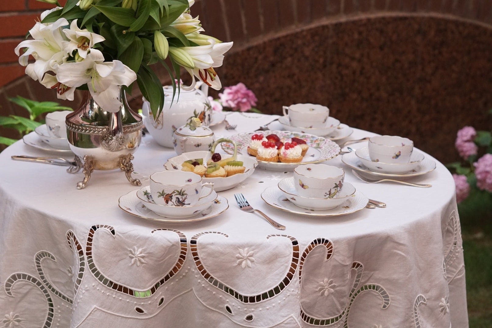 100% Linen Handmade Richelieu Table Cloth Cutwork