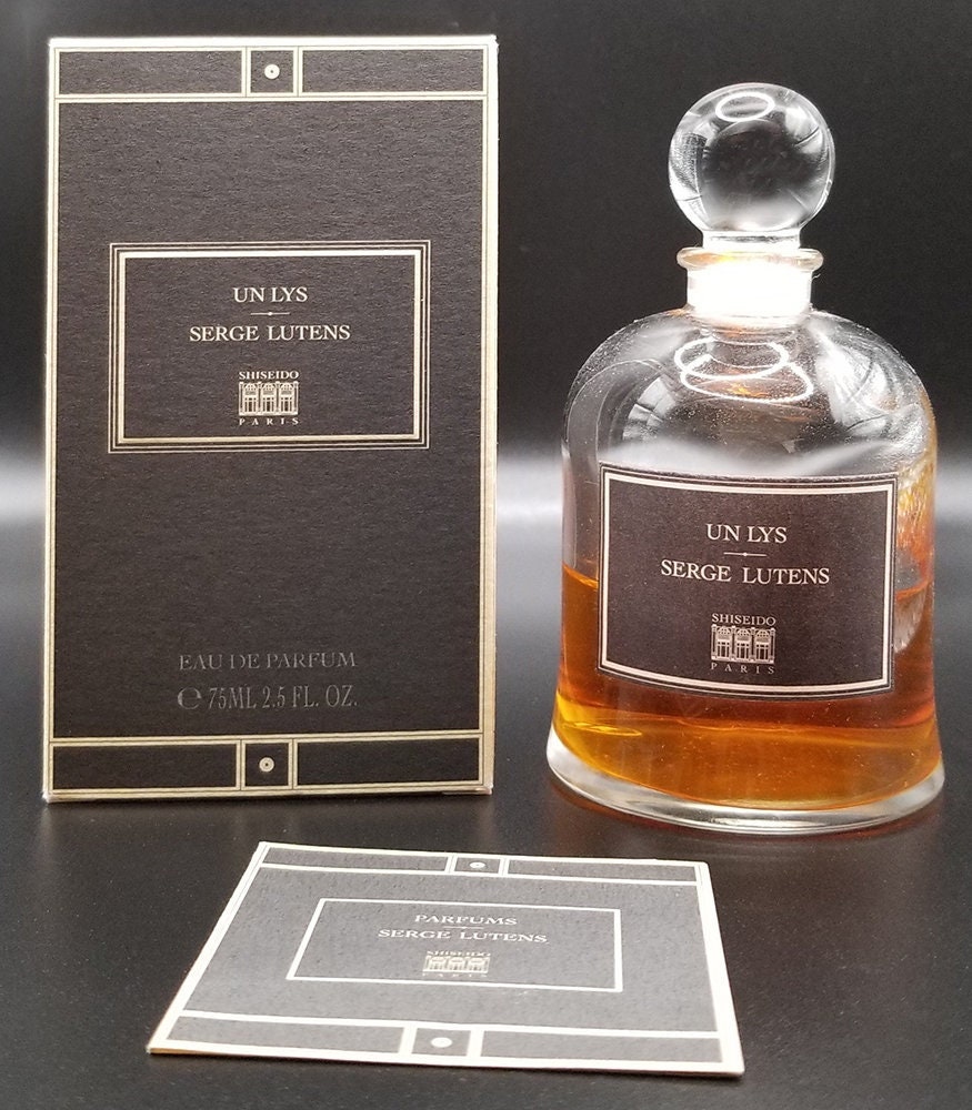 大きい割引 Lutens Serge Un Shiseido Royal Palais Du Salons Les - Lys 香水(ユニセックス)