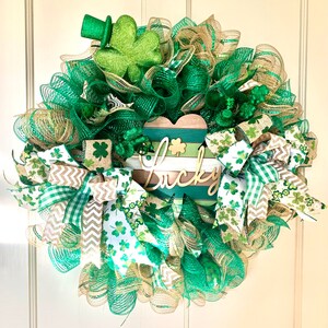 St. Patrick&#39;s Day Wreath, Mesh Wreath, &quot;Lucky&quot;, St. Patricks day, Saint Pattys day, shamrock