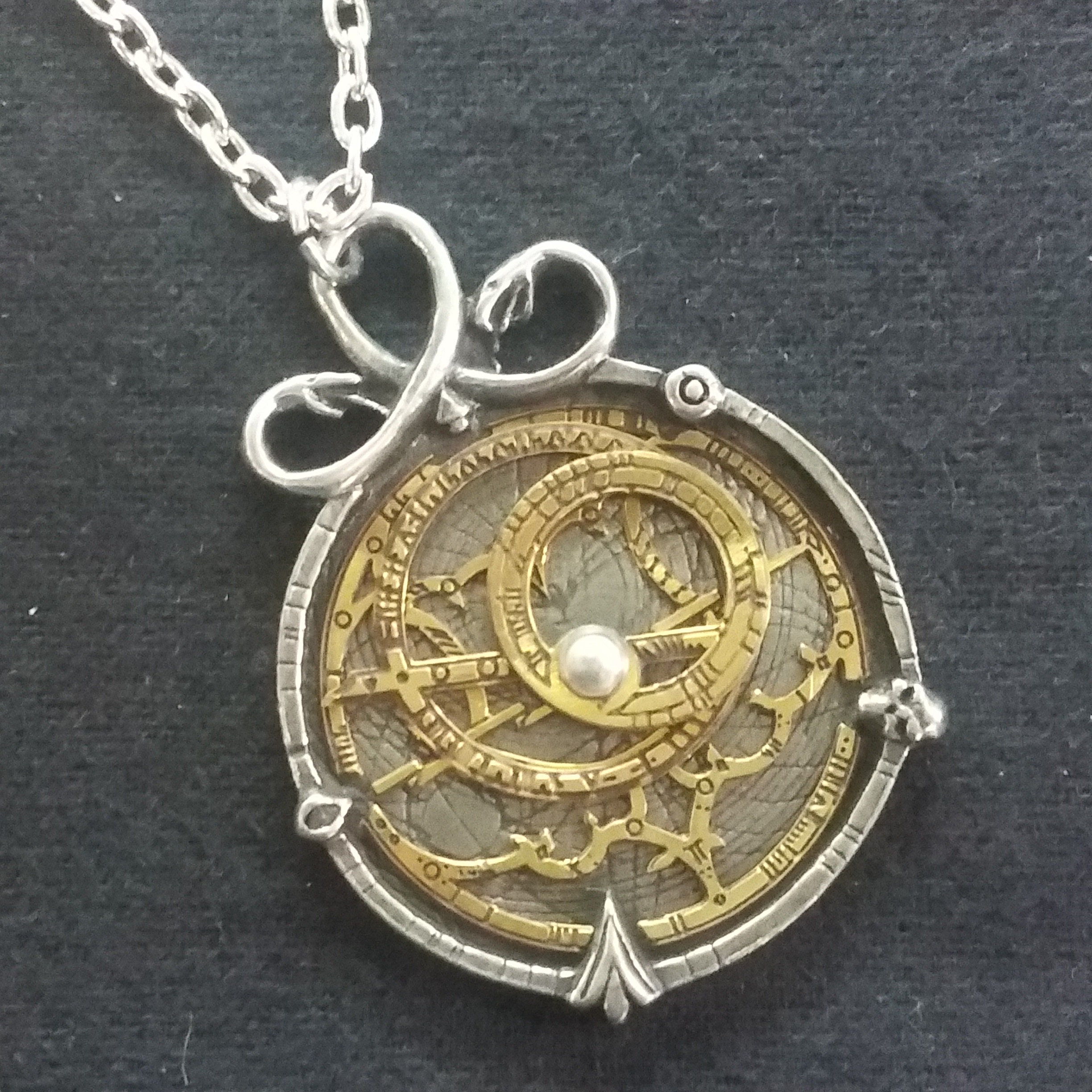 アクセサリー ALCHEMY GOTHIC: Libellestein pendant