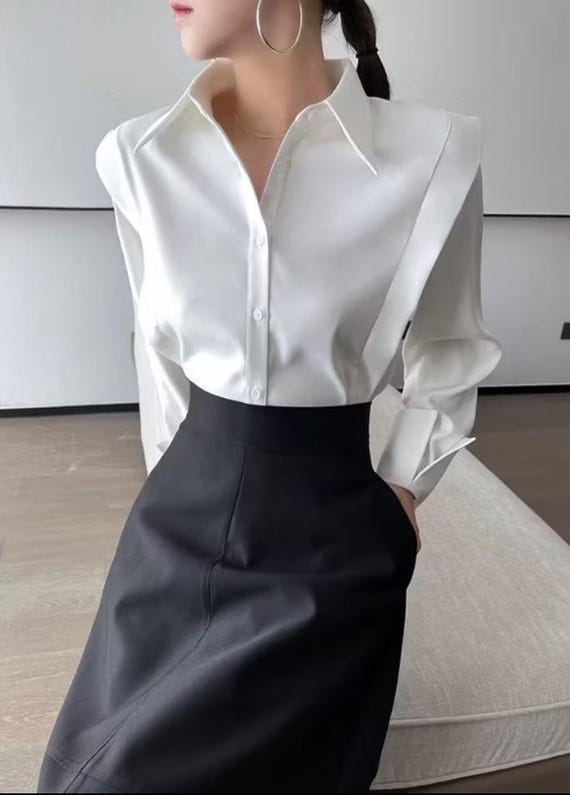 Elegant Classy White Structured Shoulder Blouse |… - image 4