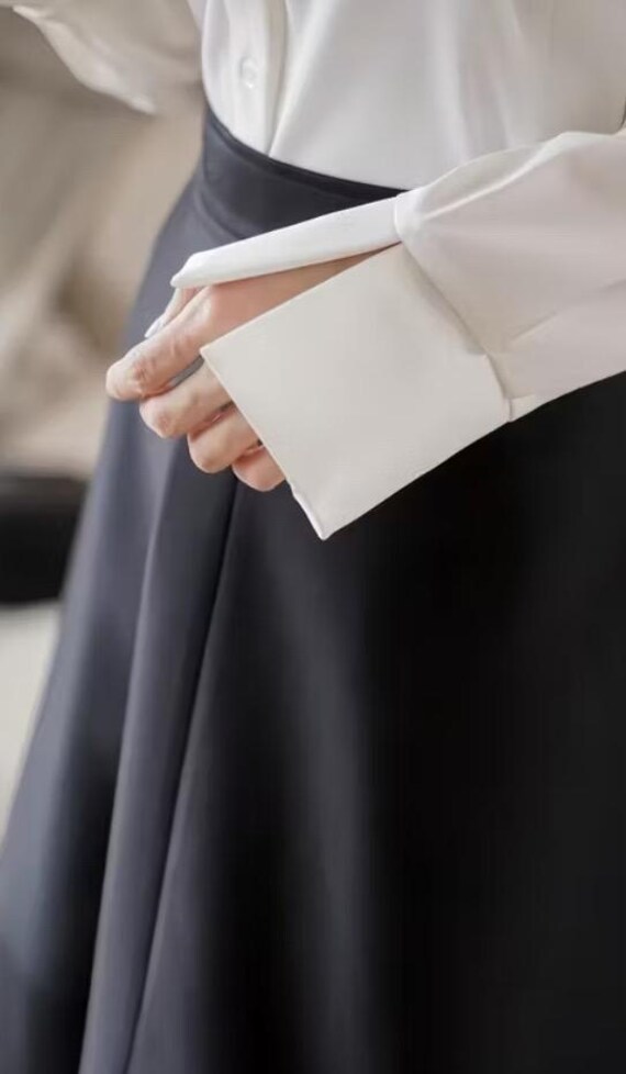 Elegant Classy White Structured Shoulder Blouse |… - image 6