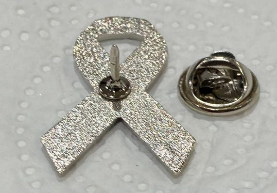 Silver Ribbon Cross Pin Brooch Monet Cross Ribbon Shiny Silver Tone Brooch Pin Bar Brooch  main image 3