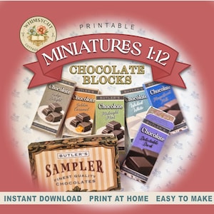 Può includere: Blocchi di cioccolato in miniatura stampabili in scala 1:12. L'immagine presenta varie scatole di cioccolato con gusti come Fudge Delight, Golden Caramel e Midnight Mint. È inclusa anche una scatola di campioni, con il testo "Finest Quality Chocolates."