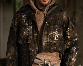 Wasteland Warning Jacket – Post-Apocalyptic Hooded Combat Coat with Hazard Markings (Size L/XL)