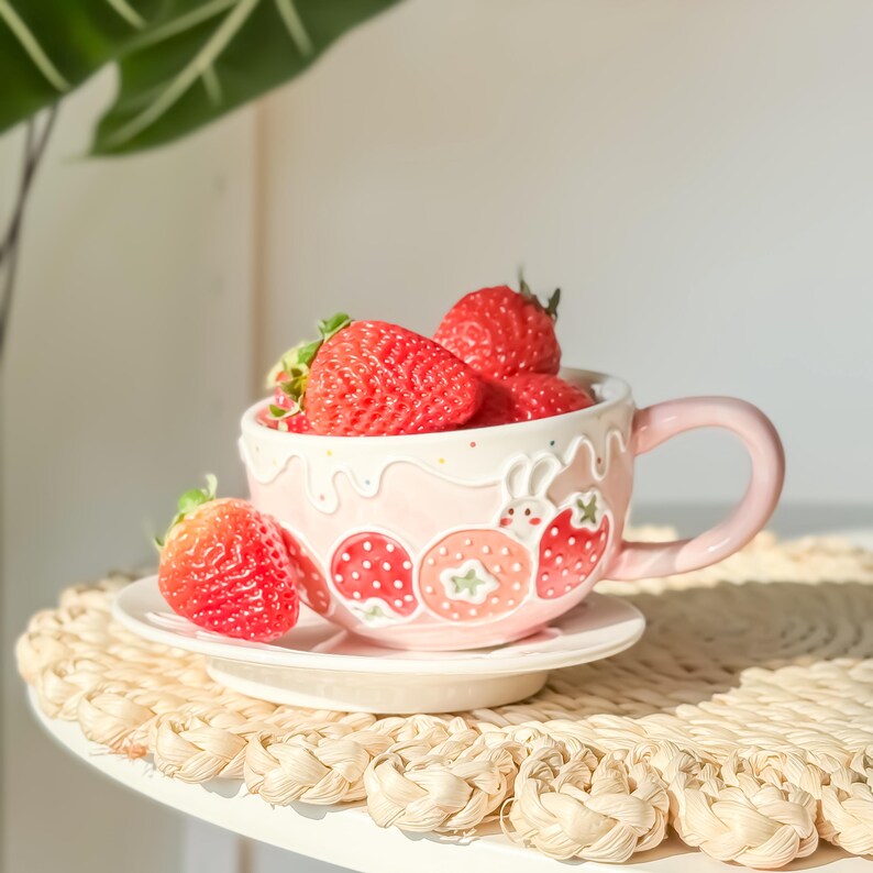 Aardbeienmok handgemaakt, handbeschilderd konijntje mok Pasen, konijn aardewerk mok cadeau voor meisjes, schattig kopje aardbeienthee, kawaii 10oz latte beker afbeelding 11