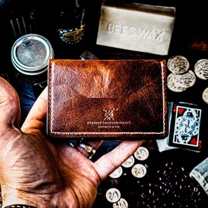 Cartera de cuero hecha a mano de lujo de cuero de grano completo plegable cosida a mano minimalista billetera personalizada bolsillo frontal padrino regalo EDC padre