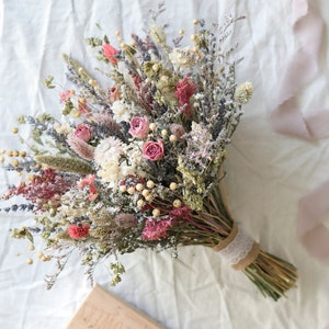Lavendel und getrocknete rosa Rosen Bouquet l Getrocknete Blumen Brautstrauß l Boho Hochzeitsstrauß l Geschenk für sie