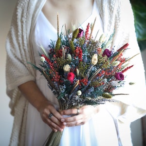Red And White Winter Bouquet l Winter Wedding Bouquet l Red & Green Bridal Bouquet l Boho Wedding Bouquet
