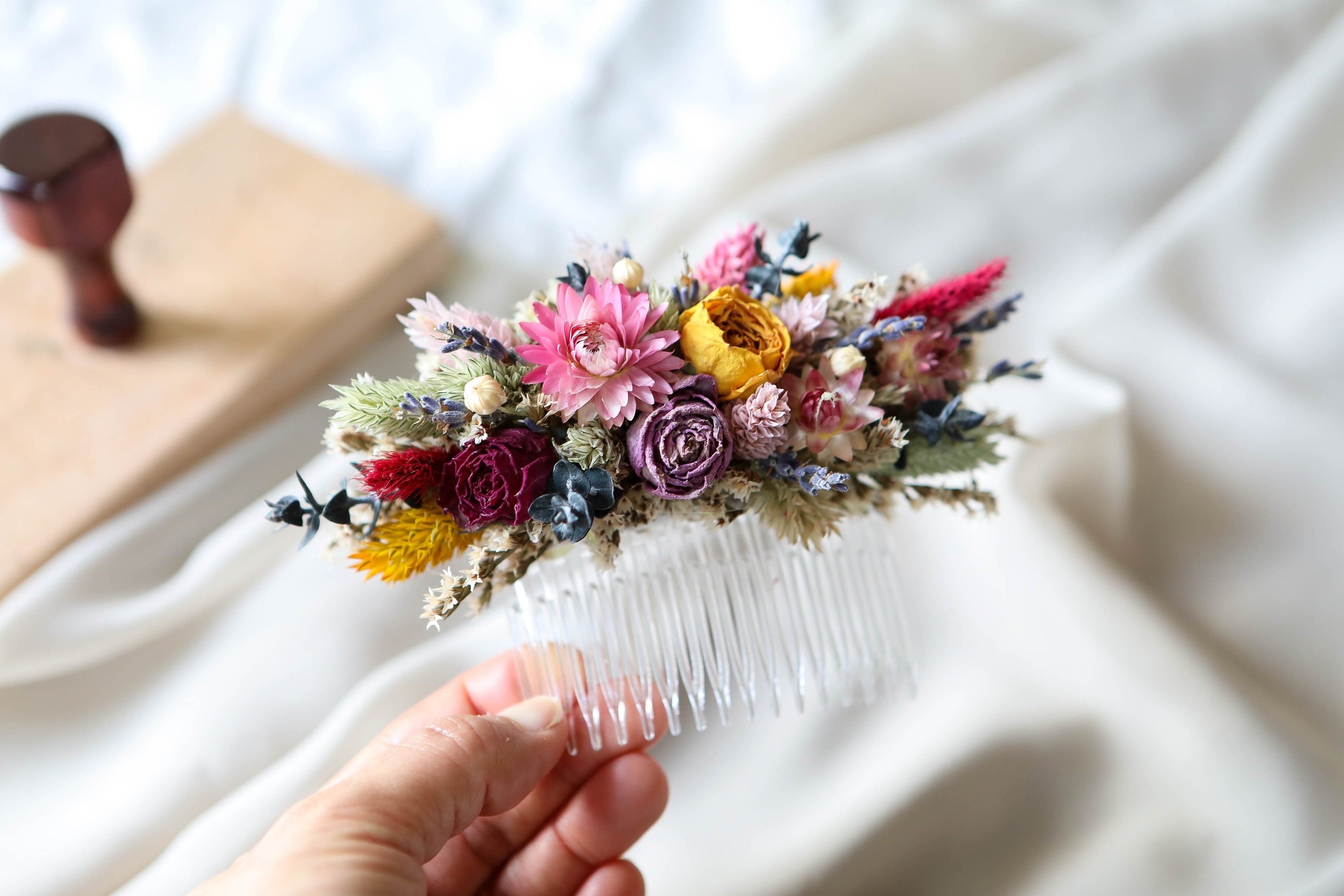 Peineta de flores secas: accesorio bohemio colorido para bodas - Etsy México, image size:3000x2000