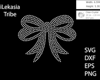 Op de afbeelding: Een wit strass strik ontwerp, perfect voor het maken van custom kleding of accessoires. Het ontwerp is 16,75 cm breed en 13,47 cm hoog en gebruikt 647 heldere kristallen strass.