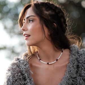 Perlenkette elegante klassische weiße zierliche Hämatit Stein Halskette jeden Tag für Frauen Geschenk