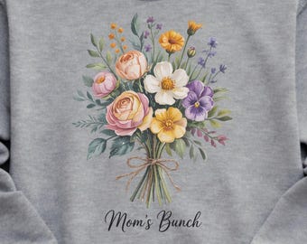 Bluza z okrągłym dekoltem „Mama i chłopak” | Bukiet kwiatów, lista cech mamy