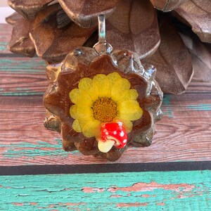 Pinecone Daisy Mushroom Pendant , Pressed Flower Pendant, Festival Jewelry, Gifts for her, knobcone Necklace