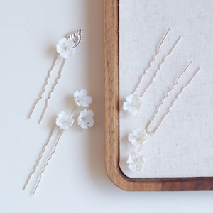 Wedding Bridal Hair Pins, Clay White Flower Hair Pins Set, Small Flower Hair pins, Porcelain Floral Hair Clips for Bride ,Wedding Headpiece