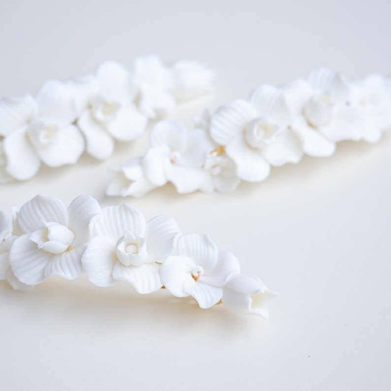 Barrette à cheveux fleurs en porcelaine, barrette à cheveux de mariée fleurs en argile, barrette à cheveux de mariée florale pour mariage image 4