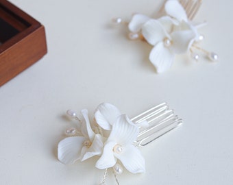 Simple Bridal Hair Comb Sliver Floral Hair Pieces, Polymer Clay Flower Hair Comb, Bridal Freshwater Pearls Headpiece,  Party Hair Accessory