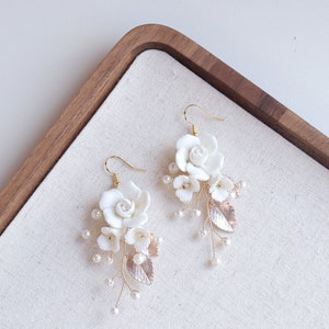 Wedding Bride Clay jewelry Set, Bridal White Flower Earrings Porcelain Floral Comb Hair Clip Boho Hair Accessories