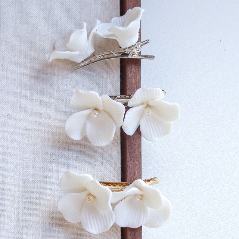 Minimalist Porcelain Flowers Blossoms Hair Clip, Bridal Hair Clip, Bridesmaid Hair Clip, Bridal White Floral Wedding Hair Barrette image 3