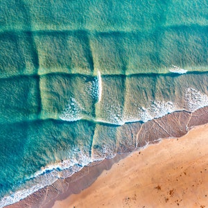 Australische Outback-verbazingwekkende tropische vierkante golven, vierkante golven, Cross Sea, luchtfoto strandprint, tropische oceaan, panorama, surfArtPrint, canvas print afbeelding 1