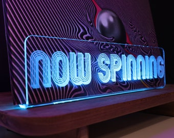 Jetzt Spielen | Now Spinning | Schallplattenständer | RGB Farbwechsel Tischplatte Ständer