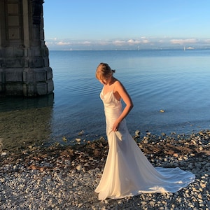 Simple wedding dress with open back.Dress for reception with cowl neck.Beach Bridal Gowns Bride dress.Vestido Robe De Mariee.Minimalist Boho