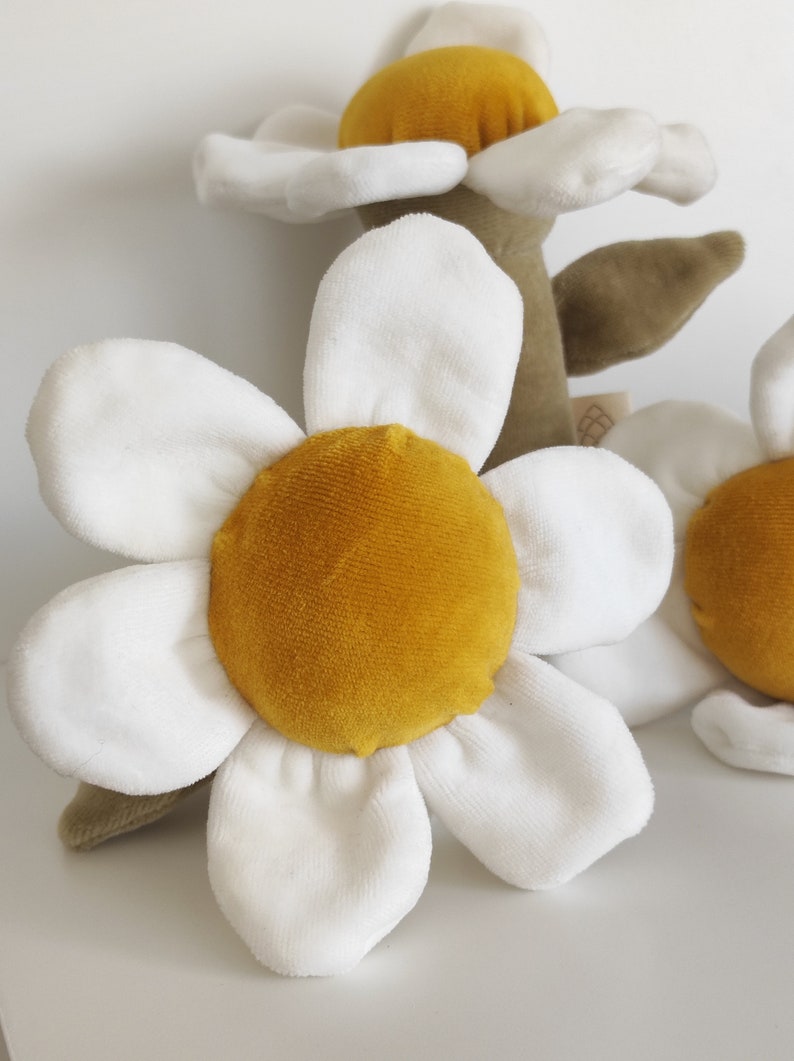 Daisy flower rattle toy organic cotton toy creative soft toy daisy flower rattle daisy toy for baby flower toy daisy flower toy toy image 2