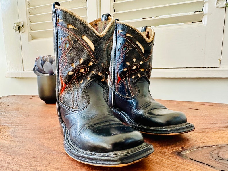 Vintage 1940s 1950s Black Leather Toddler Cowboy Boots with White, Red and Turquoise insets image 9