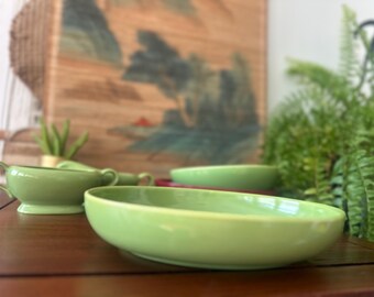 Vintage | Santa Anita Ware | California Modern | Round | Serving | Vegetable | Bowl | Chartreuse Green | 1940’s 1950’s  Pottery | Colorware