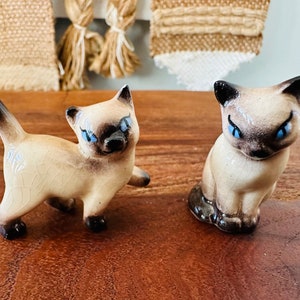 Early HTF Hagen Renaker Siamese Cats - Cat Walking & Cat Sitting