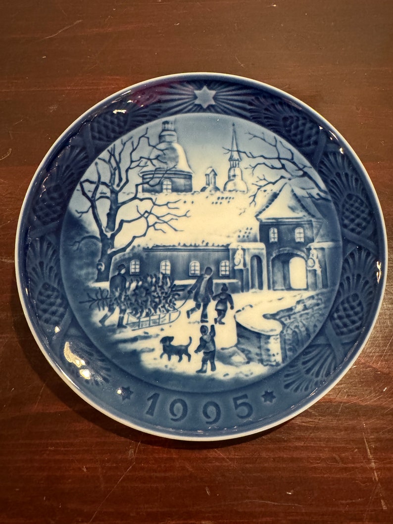 Royal Copenhagen Christmas Porcelain Collection Plates 1967 2005 image 4