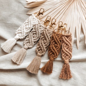 Macrame keychain keychain lanyard boho gift souvenir wedding gift mother's day gift image 1