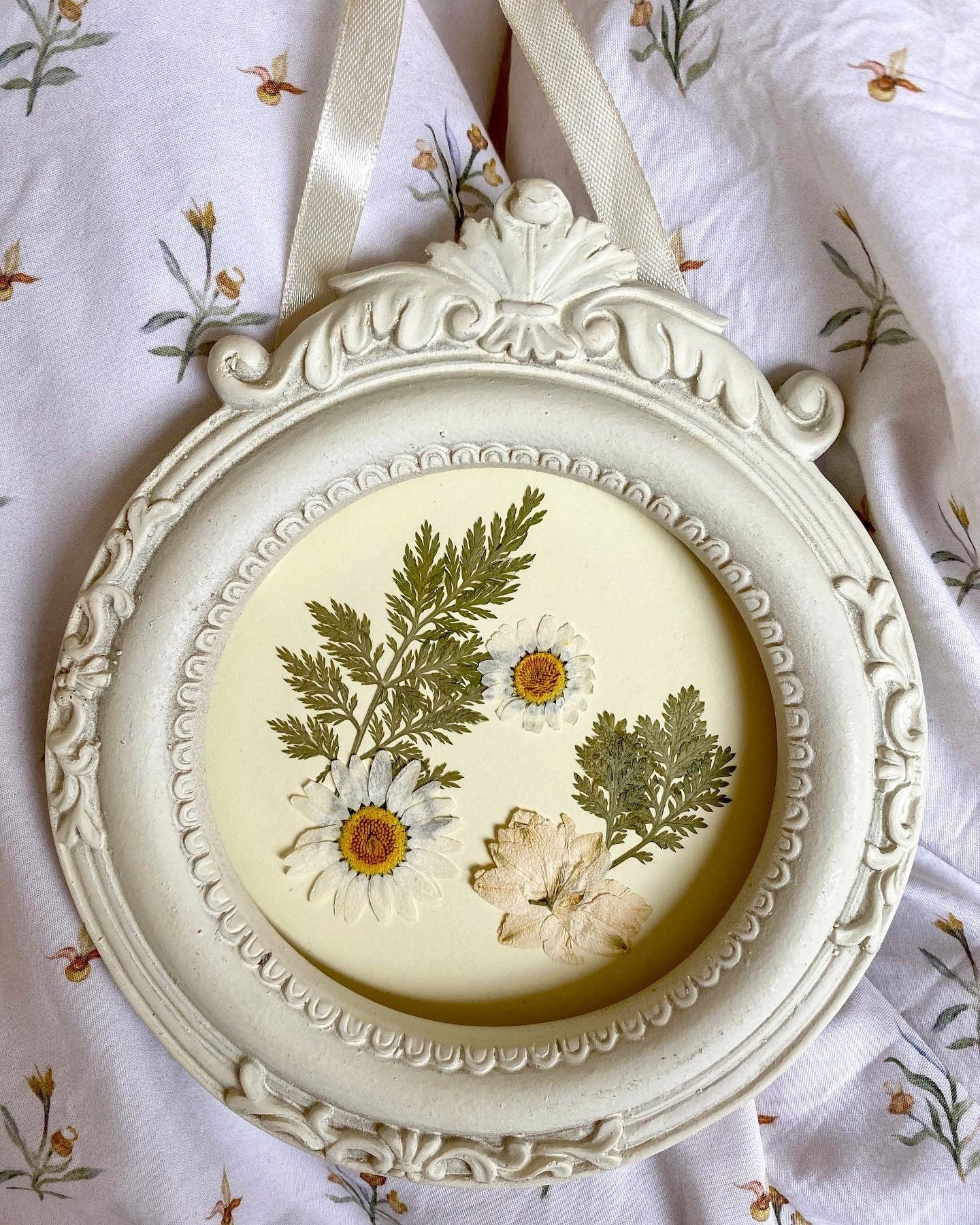 Cadre Romantique Fleurs Séchées