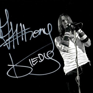 Anthony Kiedis - Red Hot Chili Peppers - Autograph + COA