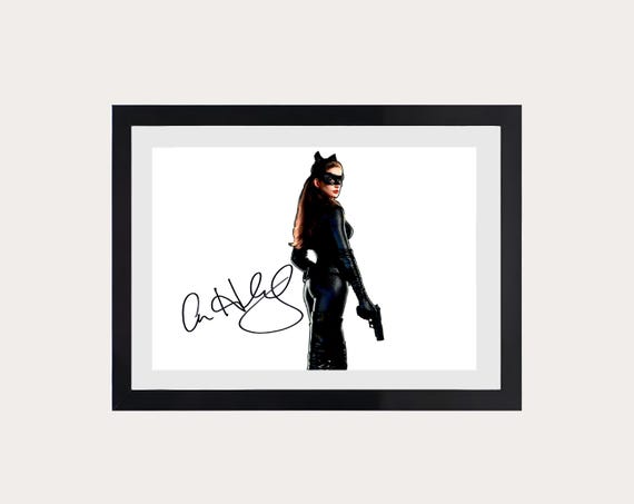 アン・ハサウェイ 直筆サイン + COA (キャットウーマン) - Etsy 日本