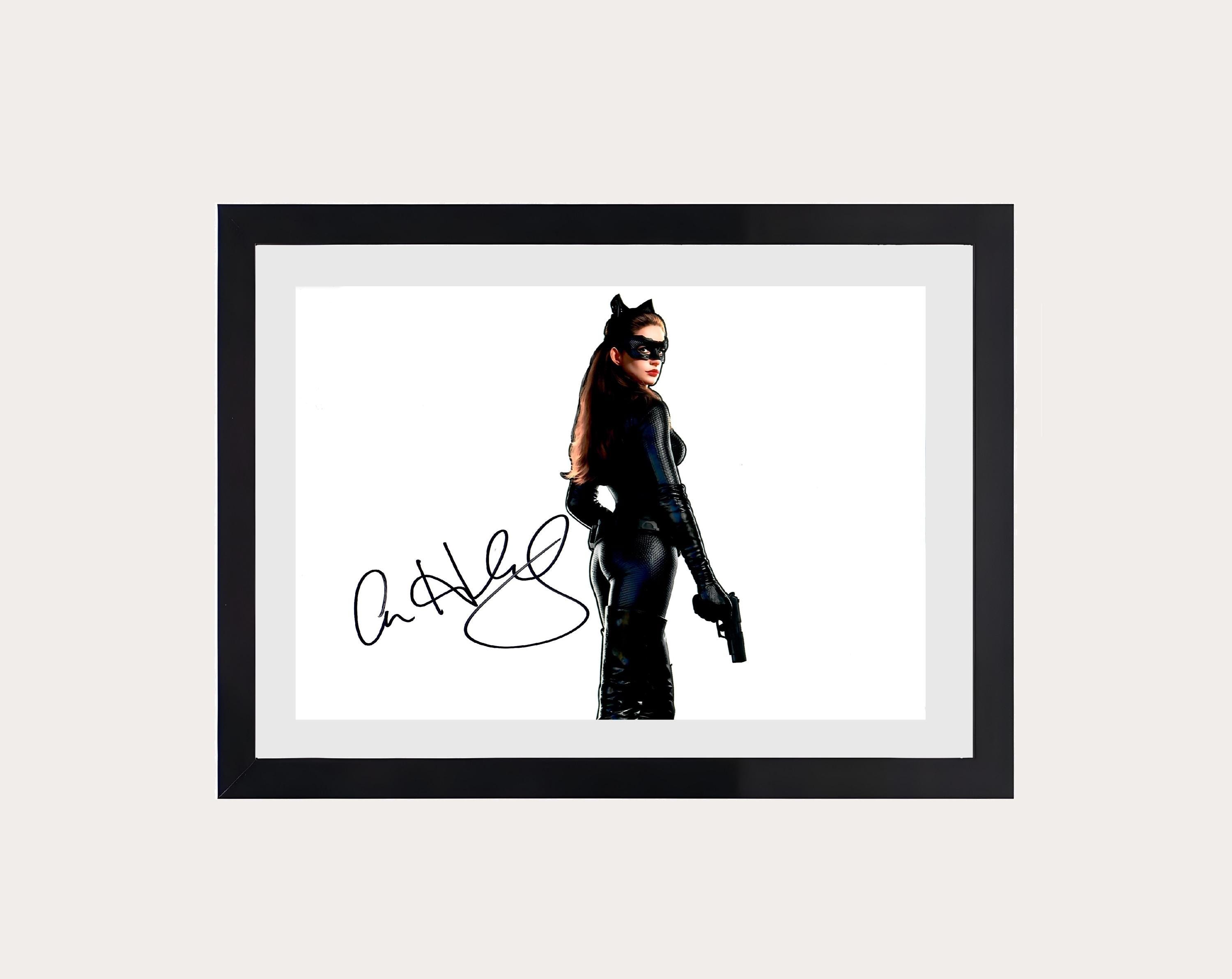 アン・ハサウェイ 直筆サイン + COA (キャットウーマン) - Etsy 日本