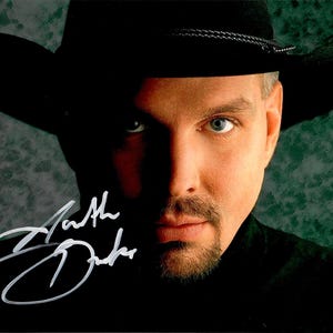 Garth Brooks Autograph + COA