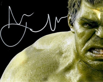 Mark Ruffalo Autograph + COA (Hulk/Avengers)