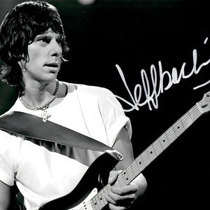 Jeff Beck Autograph + COA (The Yardbirds)