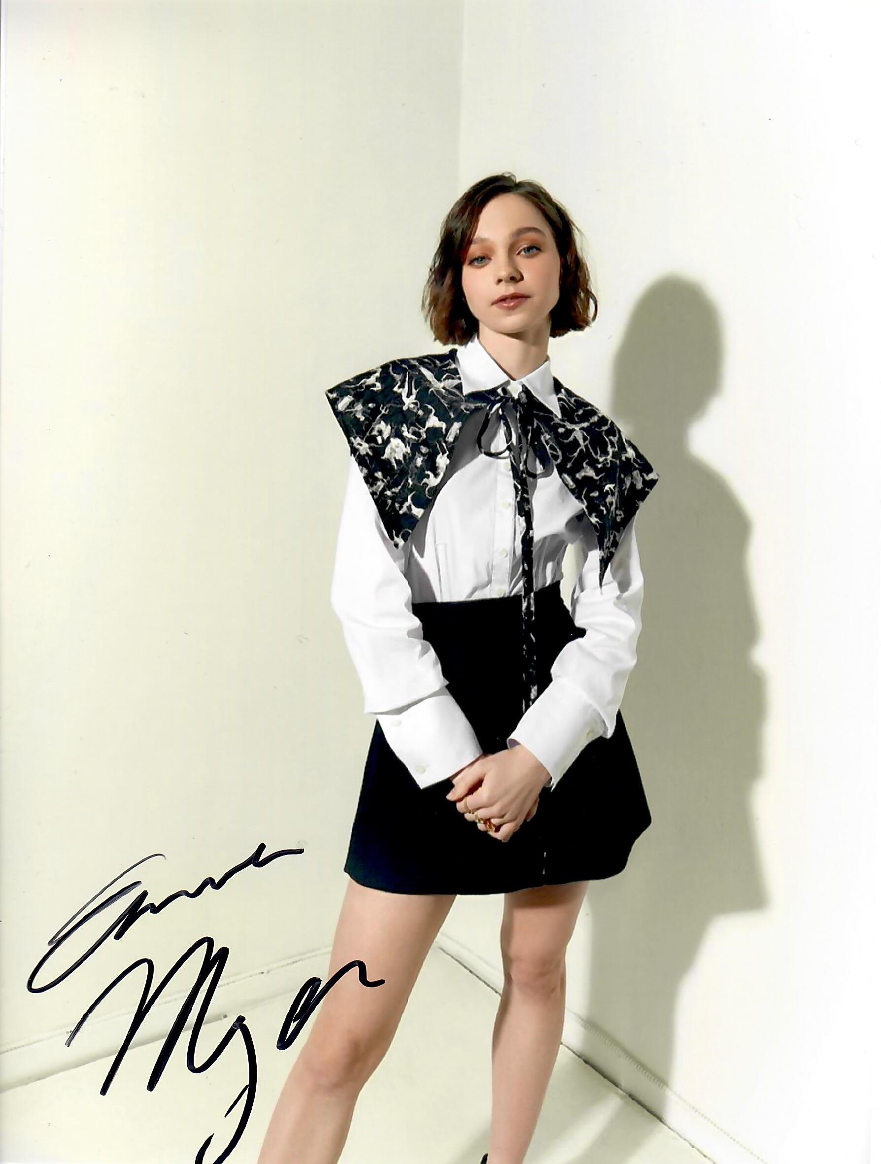 エマ・マイヤーズ 直筆サイン + COA - Etsy 日本