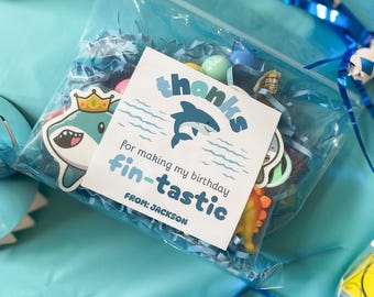 Etiquetas para recuerdos de fiesta de cumpleaños con temática de tiburones (imprimibles/editables) / Plantilla de Canva / Descarga instantánea / Fiesta bajo el mar / Decoración de cumpleaños infantil