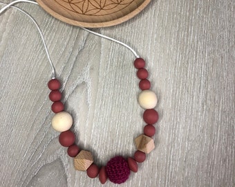 Breastfeeding necklace