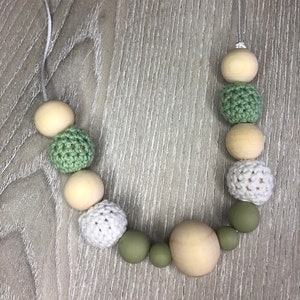 Breastfeeding necklace