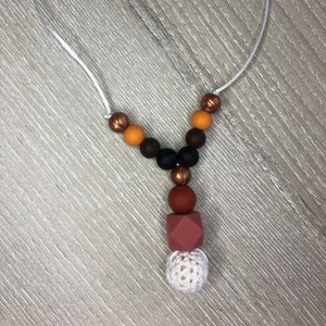 Breastfeeding necklace