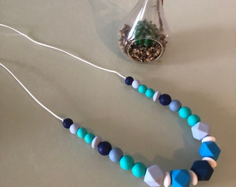 Nursing necklace