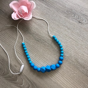 Nursing/carrying collar