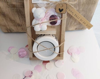 Geschenk- Set  Kerzenhalter und Teddy zur Geburt mit Konfetti in einer Holzverpackung "Schön das Du da bist"